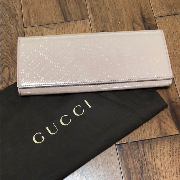 Gucci Handbags - AUTHENTIC GUCCI BLUSH CLUTCH